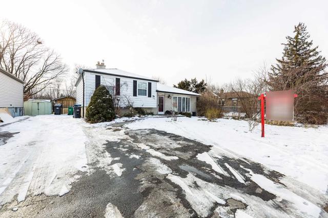 195 Avondale Blvd, House detached with 3 bedrooms, 2 bathrooms and 3 parking in Brampton ON | Image 1
