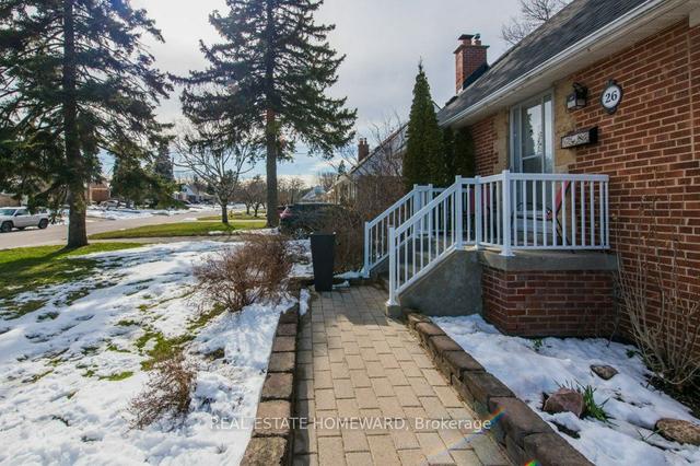 26 Granard Blvd, House detached with 3 bedrooms, 3 bathrooms and 4 parking in Toronto ON | Image 12