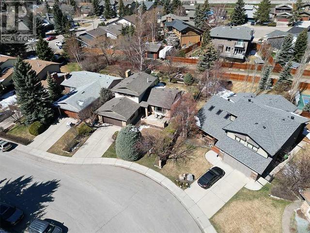 5861 Dalcastle Drive Nw, House detached with 4 bedrooms, 2 bathrooms and 4 parking in Calgary AB | Image 5