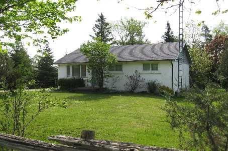 9757 Wellington 52 Rd, House detached with 2 bedrooms, 1 bathrooms and 8 parking in Erin ON | Image 2