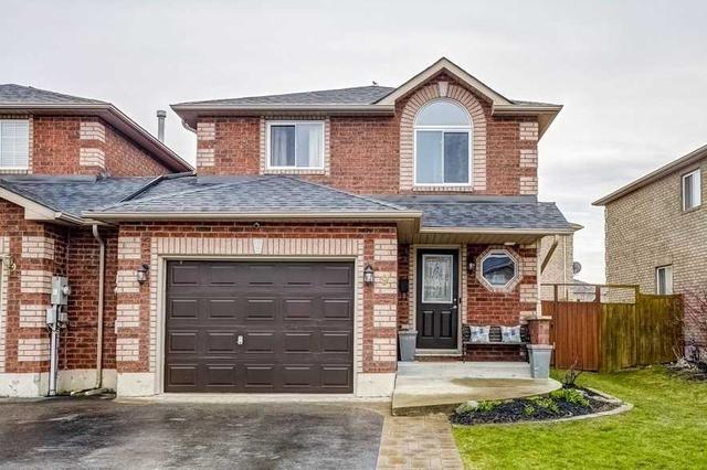 9 Monarchy St, House attached with 3 bedrooms, 3 bathrooms and 5 parking in Barrie ON | Image 1