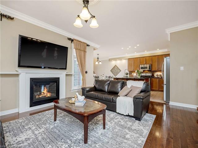 343 Dalgleish Crescent Garden, House semidetached with 4 bedrooms, 3 bathrooms and 6 parking in Milton ON | Image 6