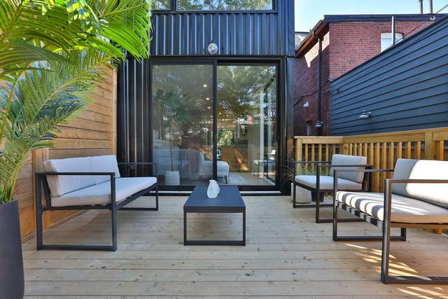 701 Shaw St, House semidetached with 4 bedrooms, 5 bathrooms and 2 parking in Toronto ON | Image 8