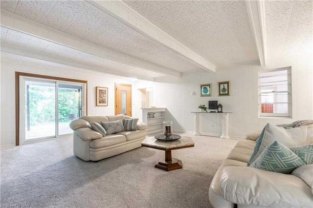 182 Woodside Dr, House detached with 3 bedrooms, 2 bathrooms and 6 parking in St. Catharines ON | Image 9