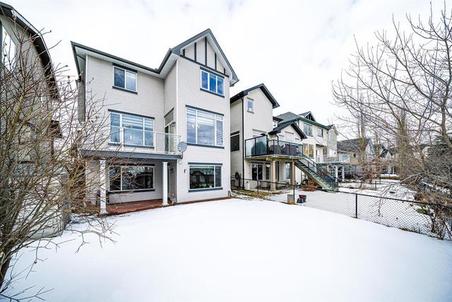 304 Springborough Way Sw, House detached with 3 bedrooms, 3 bathrooms and 4 parking in Calgary AB | Image 16