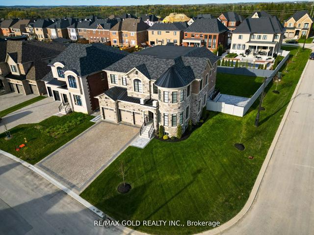 1 Mary Natasha Crt, House detached with 5 bedrooms, 6 bathrooms and 9 parking in Vaughan ON | Image 1