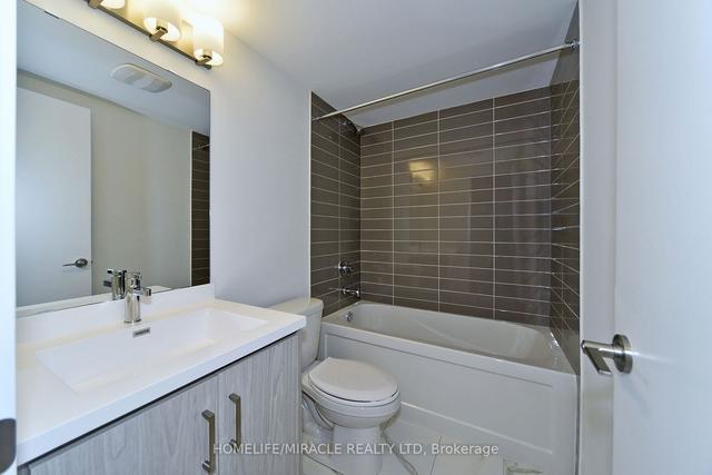 61 - 31 Honeycrisp Cres N, Townhouse with 2 bedrooms, 3 bathrooms and 1 parking in Vaughan ON | Image 17