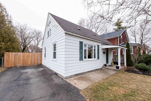 27 Eastchester Ave, House detached with 3 bedrooms, 1 bathrooms and 2 parking in St. Catharines ON | Image 12