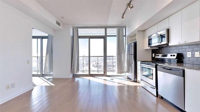 2505 - 105 The Queensway Ave, Condo with 1 bedrooms, 2 bathrooms and 1 parking in Toronto ON | Image 2