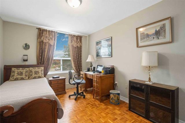 206 - 15 La Rose Ave, Condo with 3 bedrooms, 2 bathrooms and 1 parking in Toronto ON | Image 3