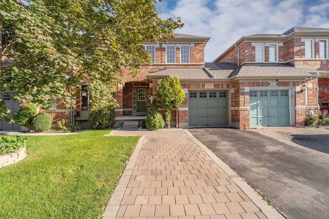 5965 Foxbridge Pl, House attached with 3 bedrooms, 3 bathrooms and 3 parking in Mississauga ON | Image 1