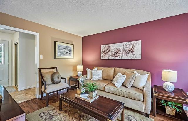 7 Empson Crt, House detached with 3 bedrooms, 4 bathrooms and 6 parking in Ajax ON | Image 5