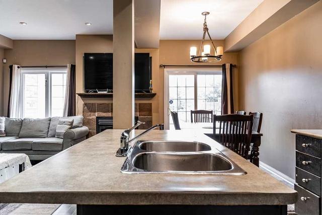 2411 Shadow Crt, House attached with 3 bedrooms, 3 bathrooms and 3 parking in Oakville ON | Image 11