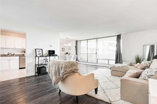 2201 - 1 Massey Sq, Condo with 2 bedrooms, 1 bathrooms and 0 parking in Toronto ON | Image 10