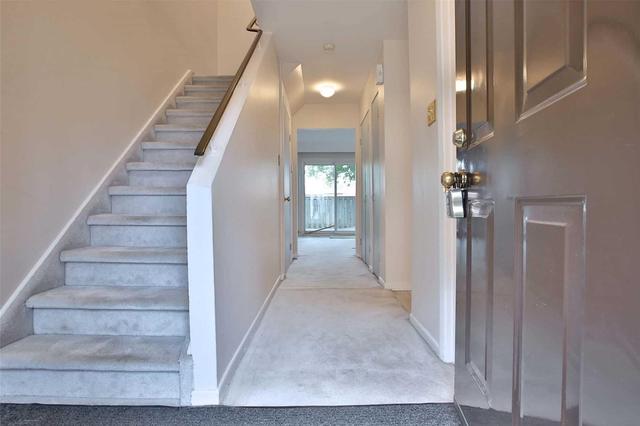 8 - 695 Birchmount Rd, Townhouse with 3 bedrooms, 2 bathrooms and 1 parking in Toronto ON | Image 3