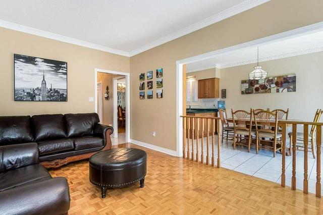 81 Shawbridge Blvd, House detached with 3 bedrooms, 3 bathrooms and 5 parking in Vaughan ON | Image 3