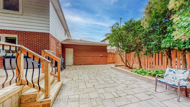 31 Stubbswood Sq, House detached with 3 bedrooms, 4 bathrooms and 6 parking in Toronto ON | Image 16
