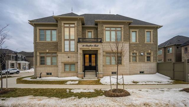 81 Boulton Tr, House detached with 4 bedrooms, 6 bathrooms and 4 parking in Oakville ON | Image 1