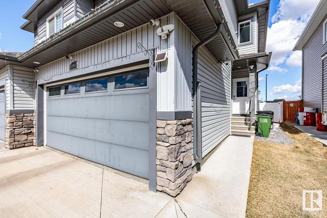 2444 17 Av Nw, House semidetached with 4 bedrooms, 3 bathrooms and null parking in Edmonton AB | Image 3