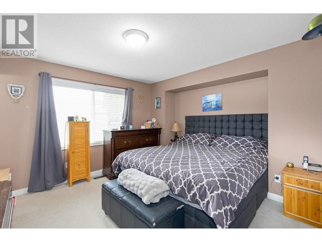 384 Klassen Road, House detached with 5 bedrooms, 3 bathrooms and 4 parking in Kelowna BC | Image 13