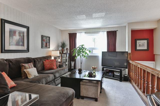 36 - 321 Blackthorn St, Townhouse with 3 bedrooms, 2 bathrooms and 1 parking in Oshawa ON | Image 2