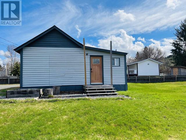 4250 11th Avenue, Home with 0 bedrooms, 1 bathrooms and null parking in New Hazelton BC | Image 4