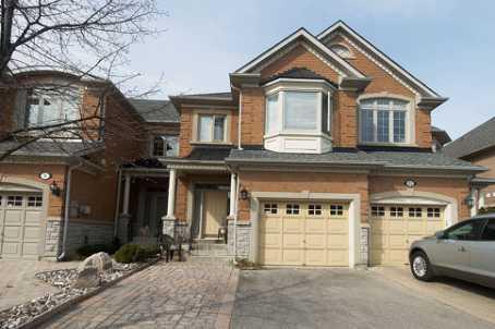 30 Kingsbridge Circ, House attached with 3 bedrooms, 3 bathrooms and 2 parking in Vaughan ON | Image 1