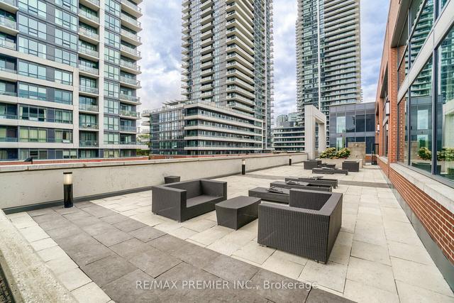 303 - 2212 Lake Shore Blvd W, Condo with 2 bedrooms, 2 bathrooms and 1 parking in Toronto ON | Image 30