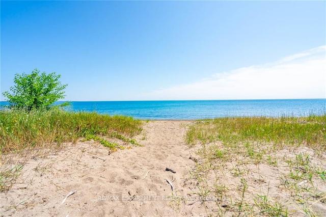 653 Beach Blvd, House detached with 3 bedrooms, 2 bathrooms and 3 parking in Hamilton ON | Image 12