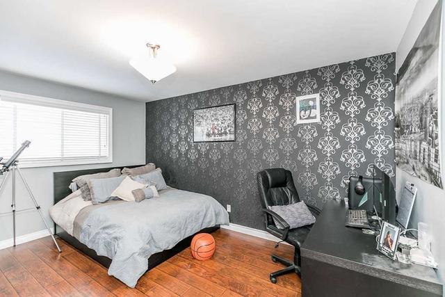 79 Maplegrove Ave, House detached with 3 bedrooms, 2 bathrooms and 5 parking in Bradford West Gwillimbury ON | Image 4