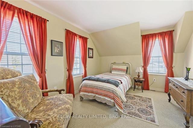202 Graham St, House detached with 4 bedrooms, 2 bathrooms and 3 parking in West Elgin ON | Image 16