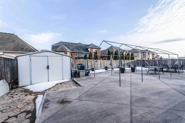 122 Valleycreek Dr, House detached with 4 bedrooms, 5 bathrooms and 9 parking in Brampton ON | Image 5