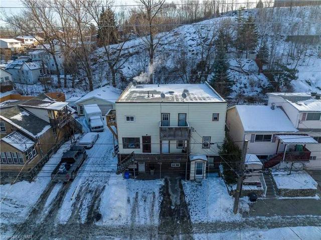 177 Kathleen St, House detached with 8 bedrooms, 6 bathrooms and 4 parking in Greater Sudbury ON | Image 22