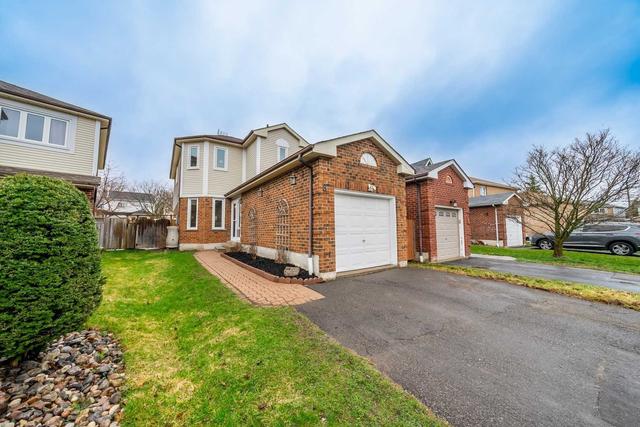 8 Teddington Cres, House detached with 4 bedrooms, 4 bathrooms and 3 parking in Whitby ON | Image 1