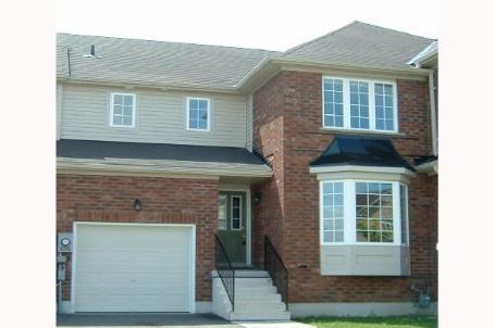 105 Thrushwood Dr, House attached with 3 bedrooms, 3 bathrooms and 1 parking in Barrie ON | Image 1