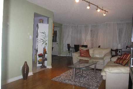 35 - 151 Townsgate Dr, Townhouse with 3 bedrooms, 4 bathrooms and 1 parking in Vaughan ON | Image 3