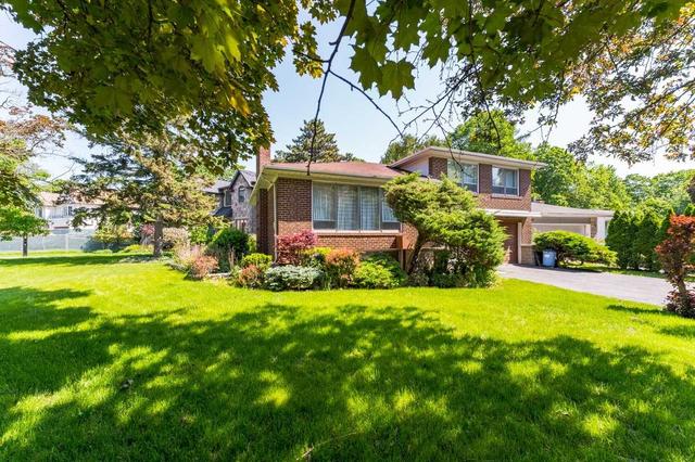 138 Citation Dr, House detached with 3 bedrooms, 2 bathrooms and 3 parking in Toronto ON | Image 8