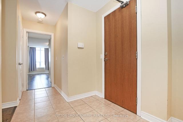 405 - 50 Disera Dr, Condo with 2 bedrooms, 2 bathrooms and 1 parking in Vaughan ON | Image 9