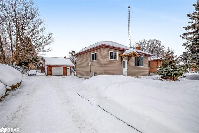 2373 Highway 11 North, House detached with 2 bedrooms, 1 bathrooms and null parking in Oro Medonte ON | Image 1