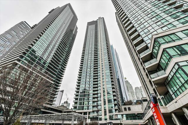 2502 - 18 Harbour St, Condo with 2 bedrooms, 2 bathrooms and 1 parking in Toronto ON | Image 1