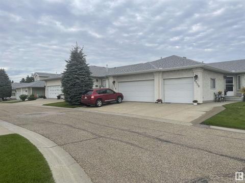 6510 158 Av Nw, House semidetached with 2 bedrooms, 2 bathrooms and null parking in Edmonton AB | Card Image