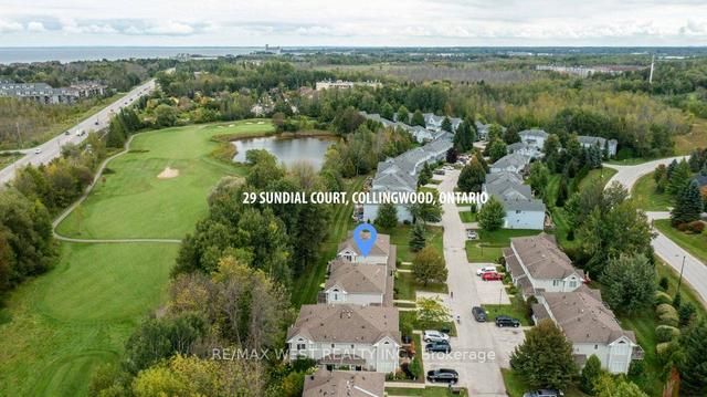 29 Sundial Crt, Townhouse with 4 bedrooms, 3 bathrooms and 1 parking in Collingwood ON | Image 1