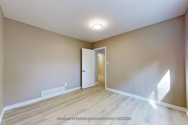 1041 Lillian St, House detached with 3 bedrooms, 3 bathrooms and 6 parking in Toronto ON | Image 25