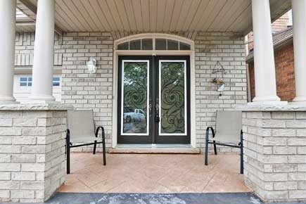 28 Savita Rd, House detached with 4 bedrooms, 3 bathrooms and 6 parking in Brampton ON | Image 2