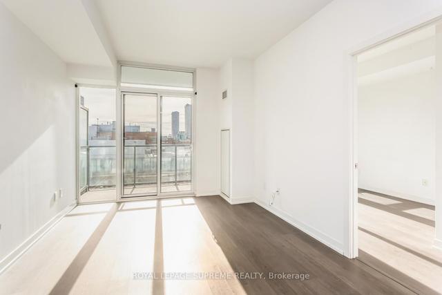 806 - 105 George St, Condo with 1 bedrooms, 2 bathrooms and 1 parking in Toronto ON | Image 2