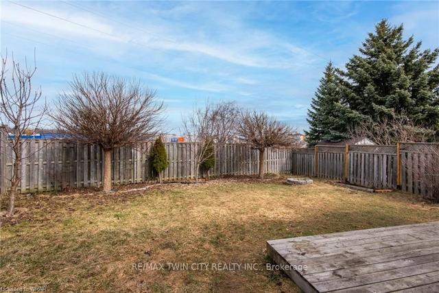 60 Milfoil Cres, House detached with 2 bedrooms, 2 bathrooms and 3 parking in Kitchener ON | Image 13