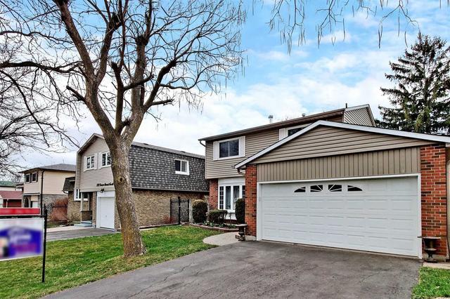 229 Centre St N, House detached with 4 bedrooms, 2 bathrooms and 4 parking in Brampton ON | Image 14