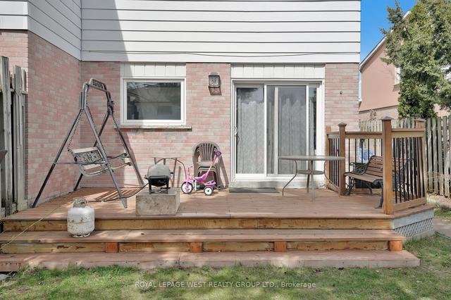 522 Lana Terr, House semidetached with 3 bedrooms, 3 bathrooms and 4 parking in Mississauga ON | Image 8