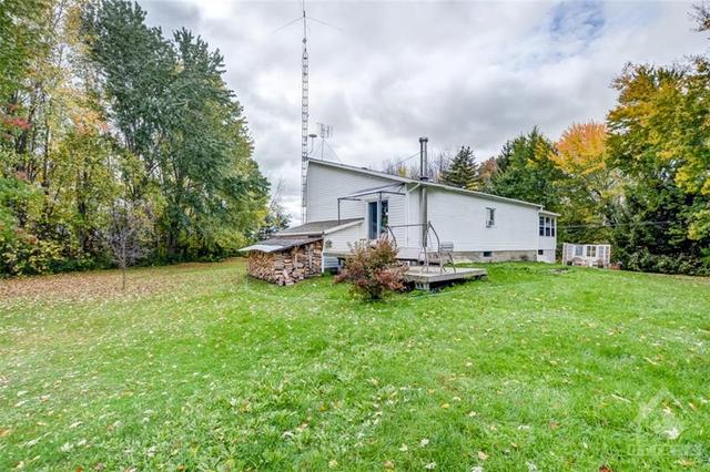 11590 Levere Road, House detached with 3 bedrooms, 2 bathrooms and 6 parking in North Dundas ON | Image 29