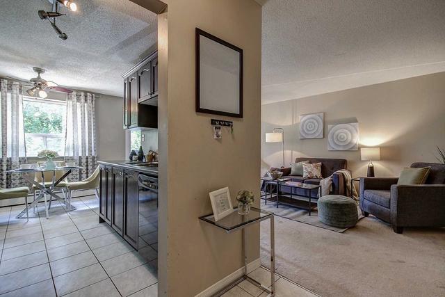 201 - 2411 New St, Condo with 2 bedrooms, 1 bathrooms and 1 parking in Burlington ON | Image 23